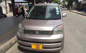 Mkamiti Villa - Airport Hotel With Free Shuttle