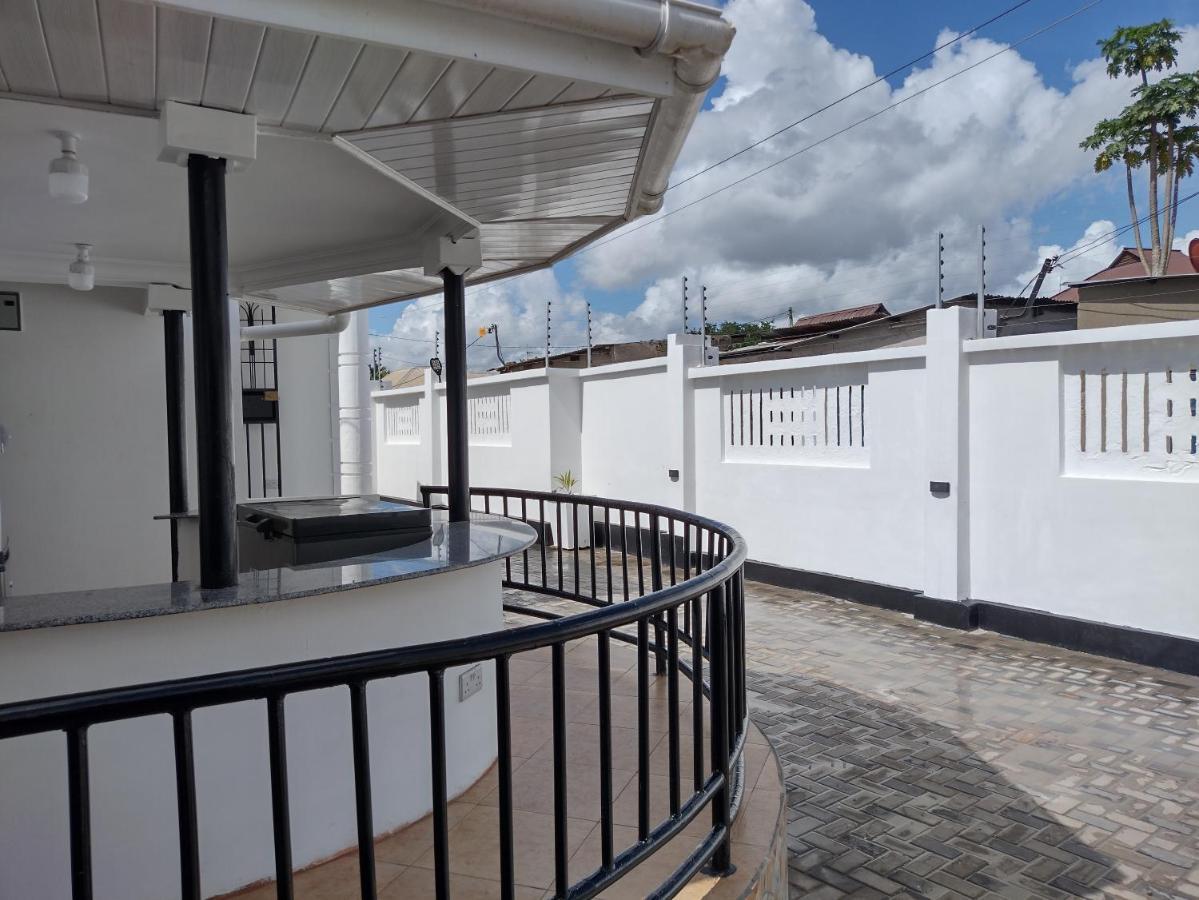 Mkamiti Villa - Airport Villa With Free Shuttle Dar es Salaam Exterior photo